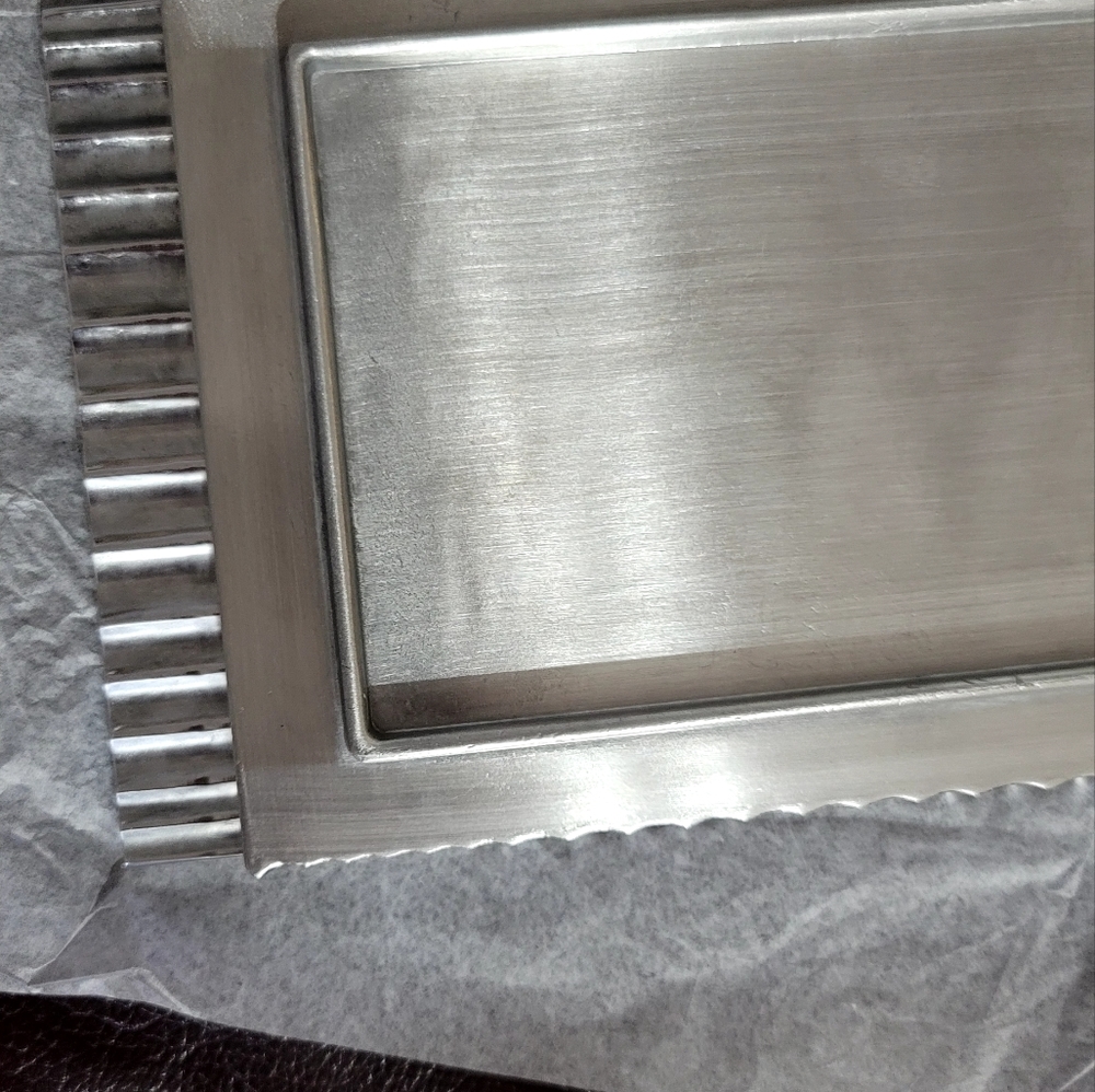 Kenneth Cole Reaction Divided Server - Picture 8 of 11